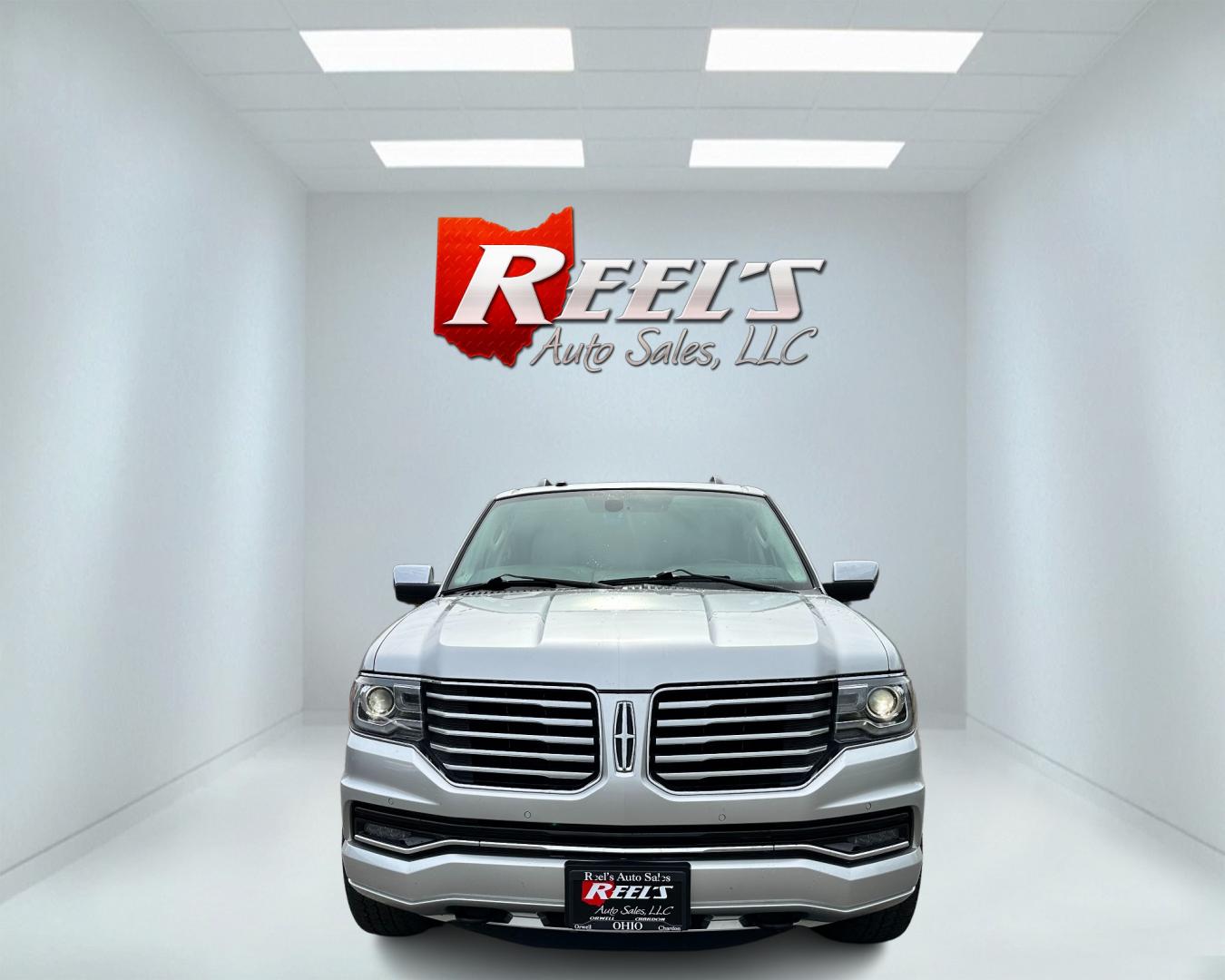 2017 Silver /Gray Lincoln Navigator Reserve 4WD (5LMJJ2LT4HE) with an 3.5L V6 DOHC 24V TWIN TURBO engine, 6 speed Automatic transmission, located at 11115 Chardon Rd. , Chardon, OH, 44024, (440) 214-9705, 41.580246, -81.241943 - Photo#1